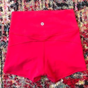 Lululemon In Movement 2.5” Red Shorts Sz 4